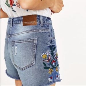Zara Floral Embroidered Distressed Jean Denim Shorts